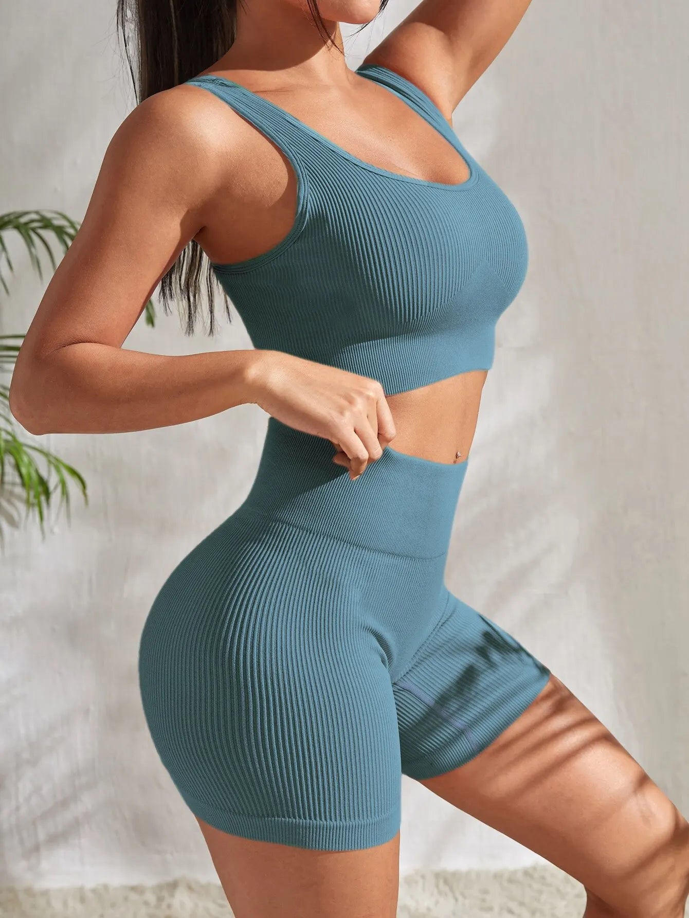 Seamless Ribbed Workout Set – Crop Tank & High Waist Shorts